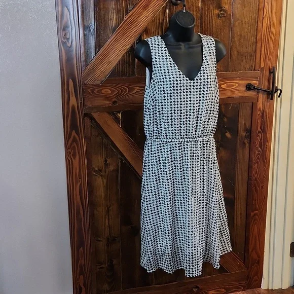 White House Black Market | Dresses | Cute Flowy Dress | Poshmark